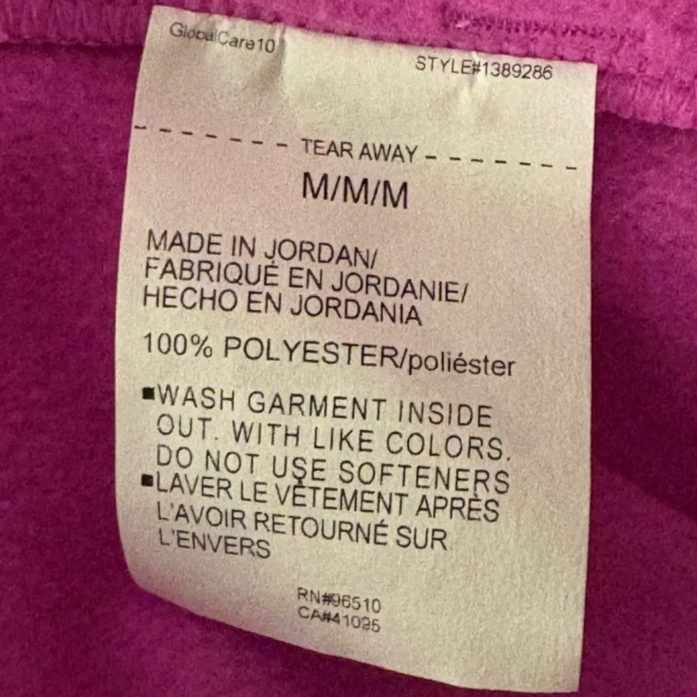 NEW w/tags!Women’s Medium Under Armour Fleece Hoodie .Vivid Magenta w black logo - Picture 5 of 9